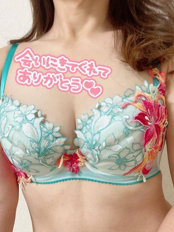 体験えみり　抜群の美貌！Eカップの超美乳☆最高級☆