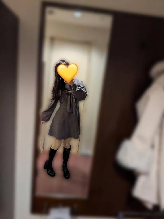 おニューのワンピースにブーツ！