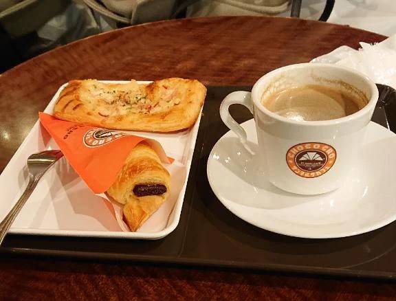コーヒーと一緒に、、🥐