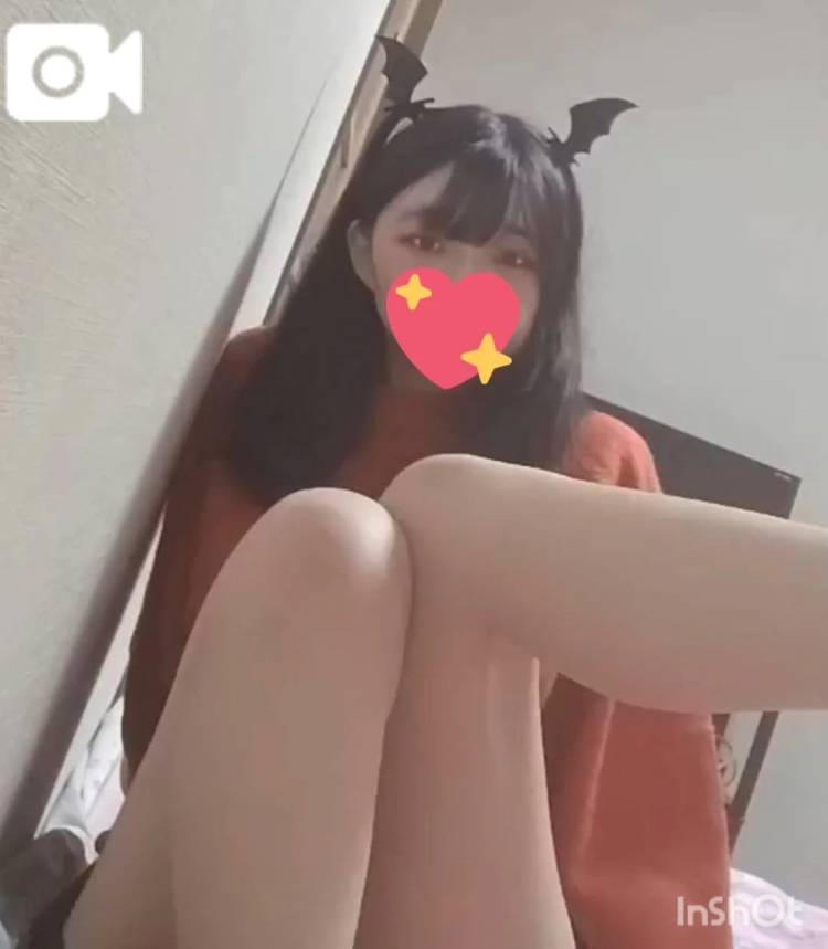 【足の下覗きに来て？】