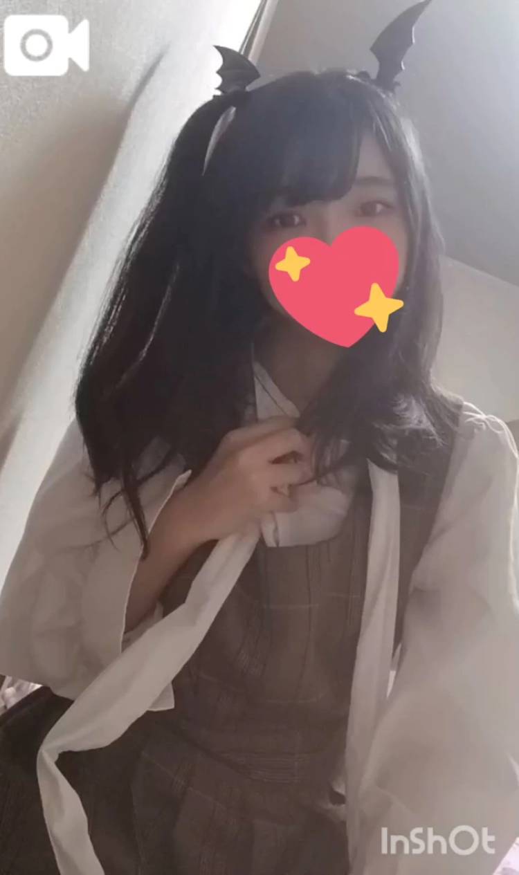 【服の中覗きに来ない？】