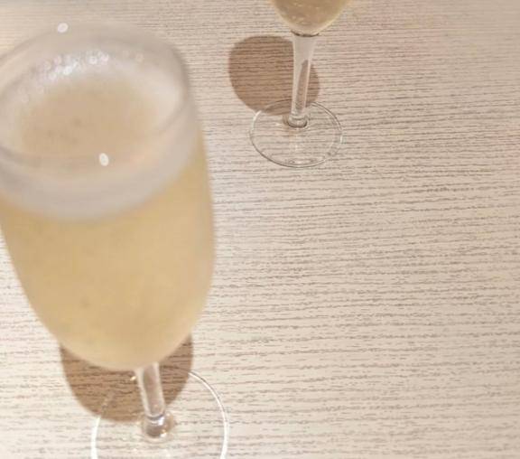 さおり　近所の美人妻と淫らな秘め事