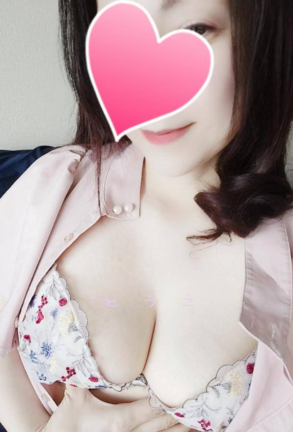 体験とうこ　爆乳を揺らしイキまくる変態妻