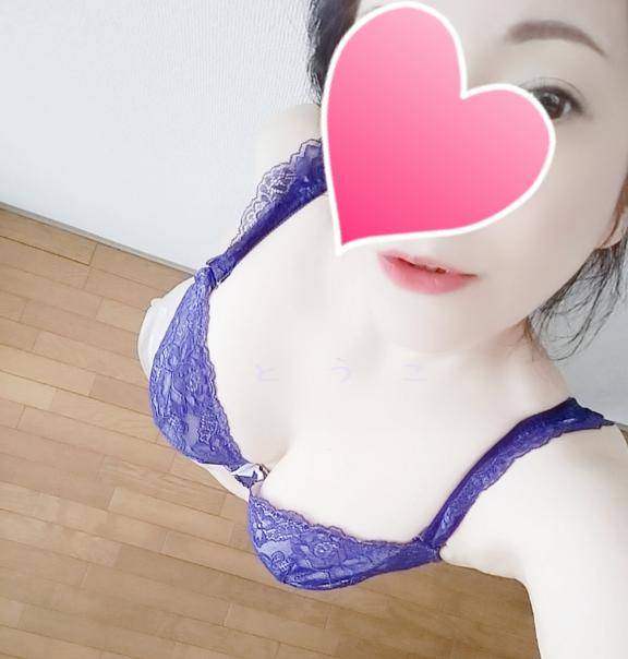 体験とうこ　爆乳を揺らしイキまくる変態妻