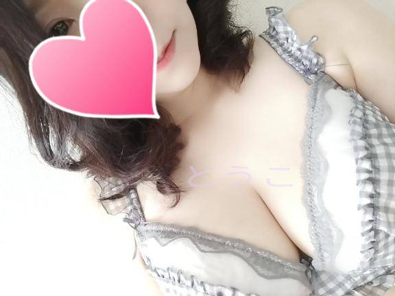 とうこ　爆乳を揺らしイキまくる変態妻