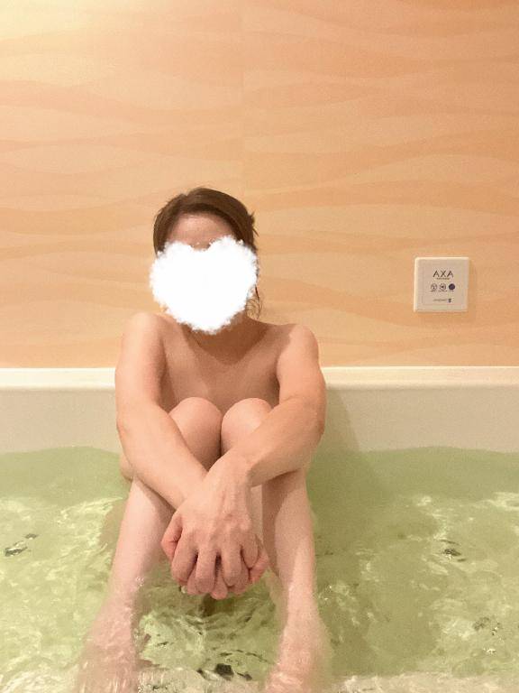 あおな　神美巨乳Ｆカップ☆可憐貴婦人の愛欲淫乱白書