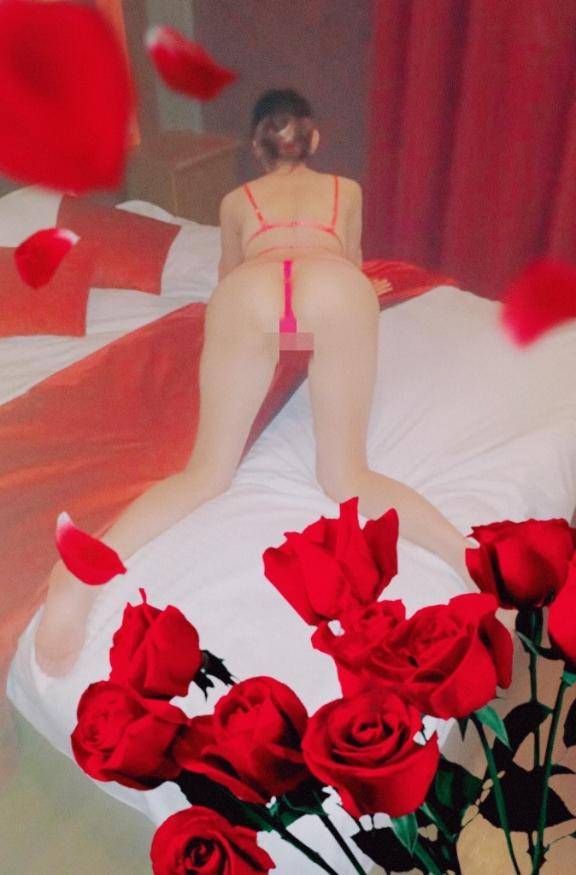 いずみ　色白超美肌の癒し巨乳☆熟女が魅せる極上フェラ