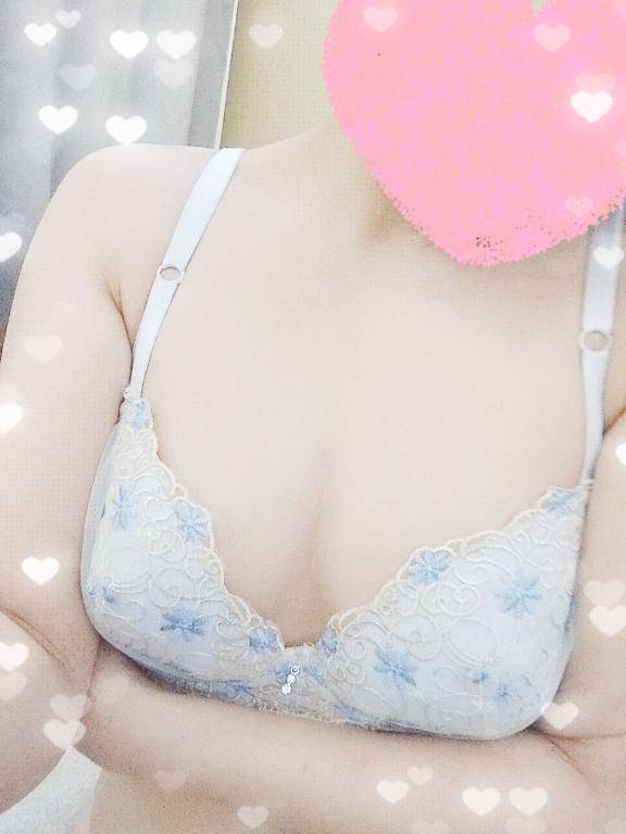 ゆいみ　禁断！欲しがりドM美人妻とリアル不倫体験！