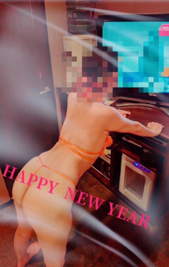 いずみ　色白超美肌の癒し巨乳☆熟女が魅せる極上フェラ