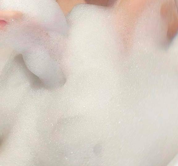 さおり　近所の美人妻と淫らな秘め事