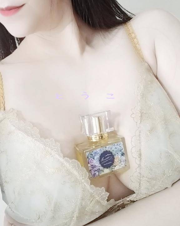 とうこ　爆乳を揺らしイキまくる変態妻