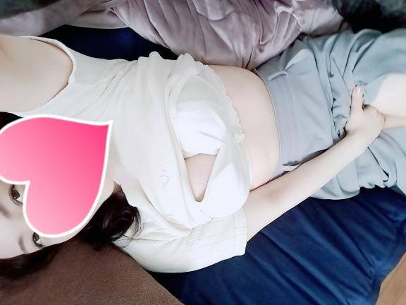 とうこ　爆乳を揺らしイキまくる変態妻