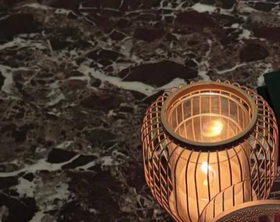 さおり　近所の美人妻と淫らな秘め事