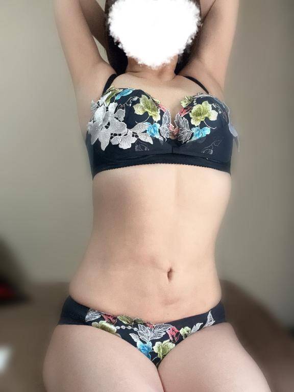 あおな　神美巨乳Ｆカップ☆可憐貴婦人の愛欲淫乱白書