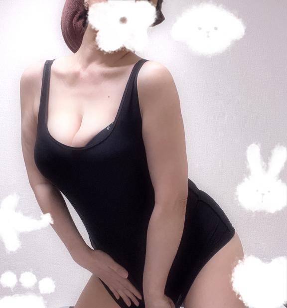 体験ゆえり　美尻揺れる極上アダルト☆色白美熟の密やかな誘惑