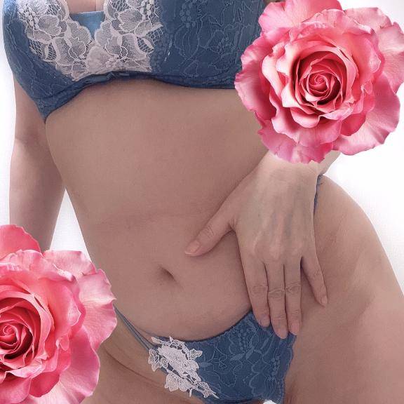 体験ゆえり　美尻揺れる極上アダルト☆色白美熟の密やかな誘惑