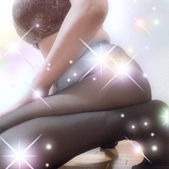 体験ゆえり　美尻揺れる極上アダルト☆色白美熟の密やかな誘惑