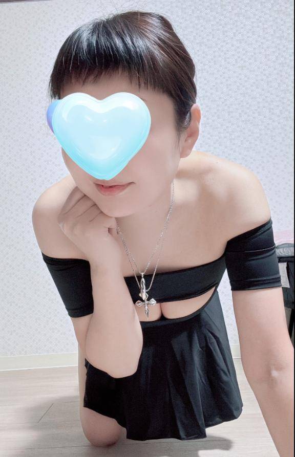 りりこ　Fカップ巨乳☆男を虜にする至高のスタイル！