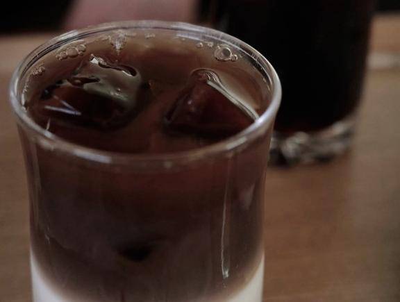 さおり　近所の美人妻と淫らな秘め事