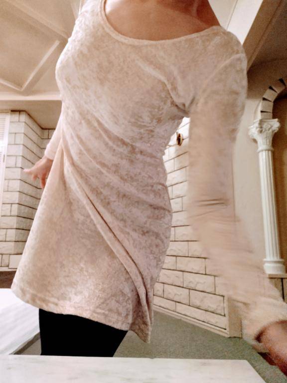 体験いと　豊かな胸元が映える美熟女♡