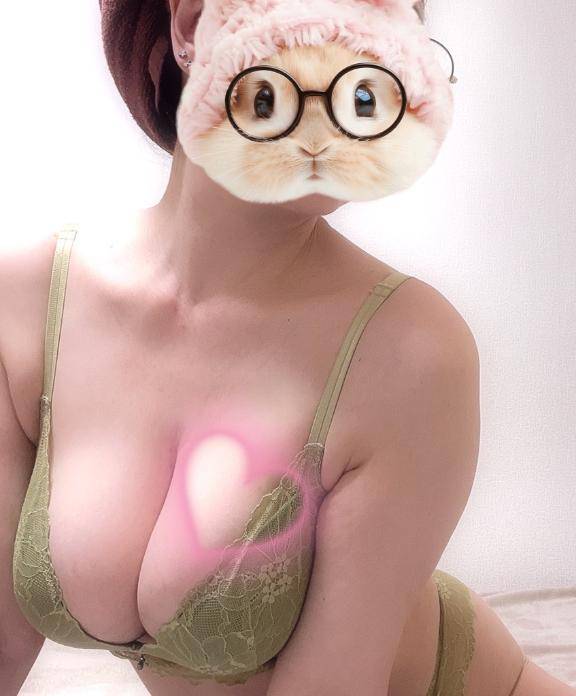 体験ゆえり　美尻揺れる極上アダルト☆色白美熟の密やかな誘惑