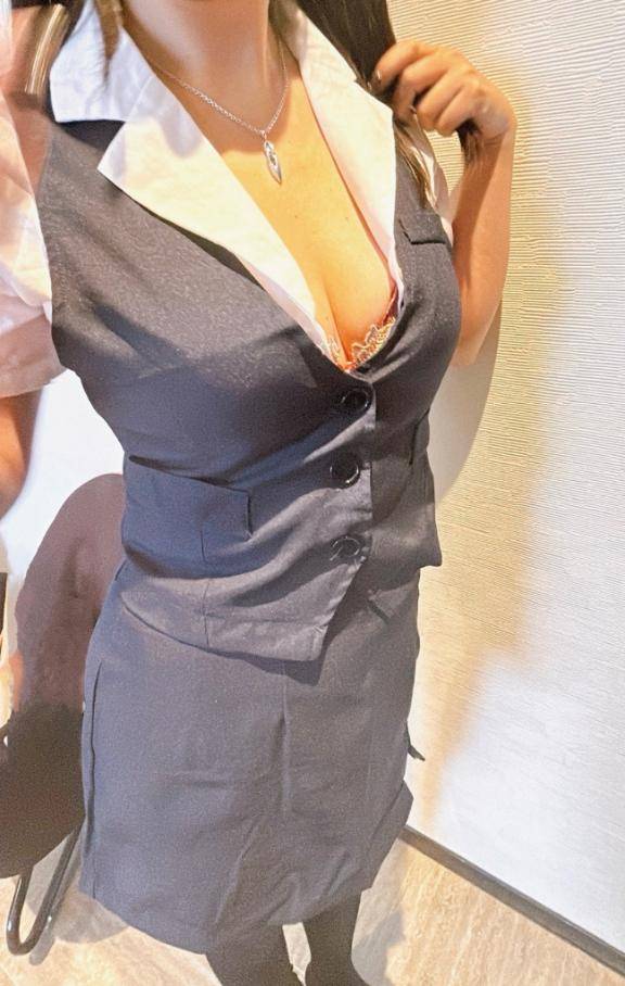 りりこ　Fカップ巨乳☆男を虜にする至高のスタイル！