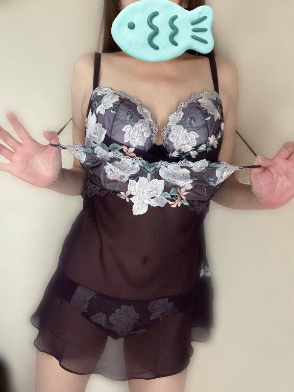 あおな　神美巨乳Ｆカップ☆可憐貴婦人の愛欲淫乱白書