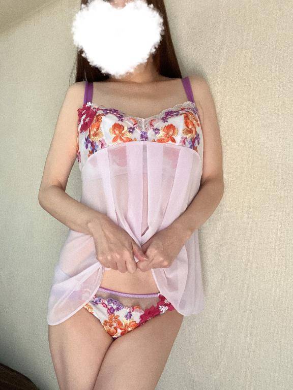 あおな　神美巨乳Ｆカップ☆可憐貴婦人の愛欲淫乱白書