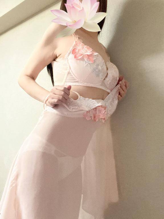 あおな　神美巨乳Ｆカップ☆可憐貴婦人の愛欲淫乱白書