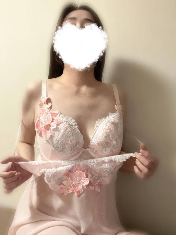 あおな　神美巨乳Ｆカップ☆可憐貴婦人の愛欲淫乱白書