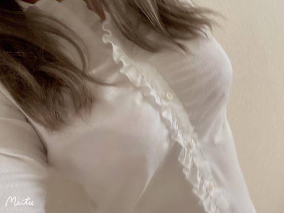 りほ　色香漂う美女の白い柔肌☆愛撫に揺れる超敏感美巨乳