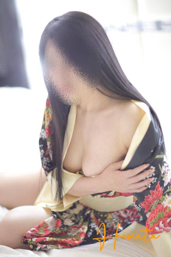 体験ひなた　Ｇカップの温もり、淫乱の園へ