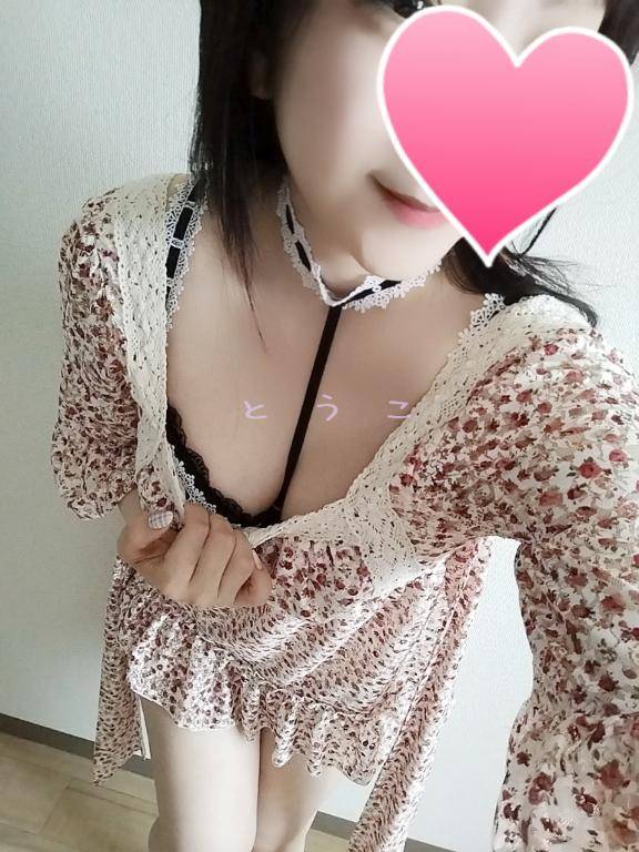 とうこ　爆乳を揺らしイキまくる変態妻
