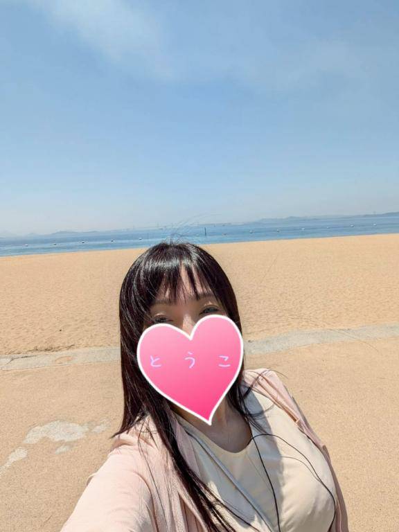 とうこ　爆乳を揺らしイキまくる変態妻