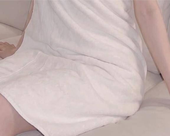さおり　近所の美人妻と淫らな秘め事