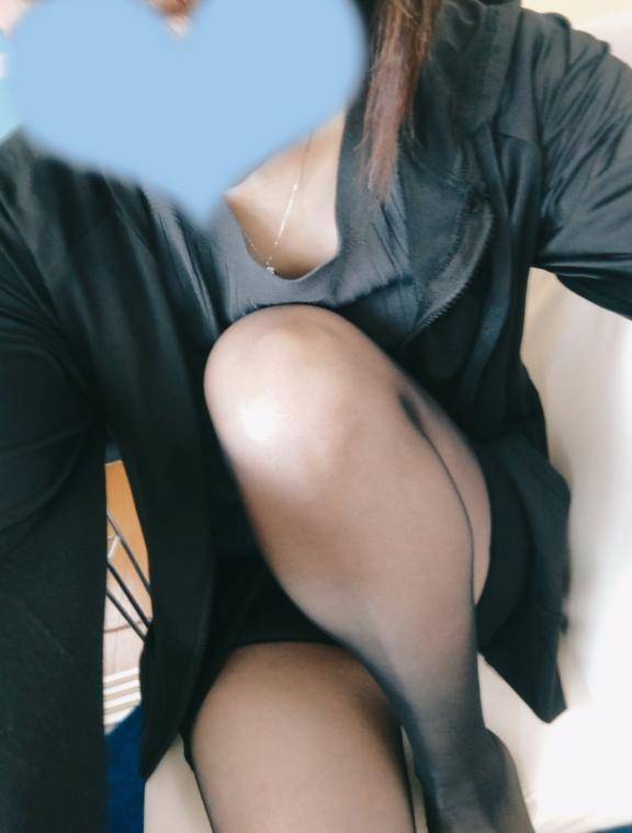 ふゆみ　抜群の美貌にスレンダーで即ヌレ感度マシマシ♡