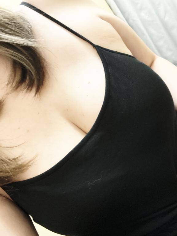 りほ　色香漂う美女の白い柔肌☆愛撫に揺れる超敏感美巨乳