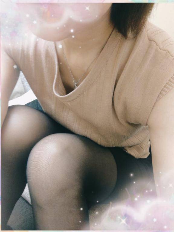 ふゆみ　抜群の美貌にスレンダーで即ヌレ感度マシマシ♡