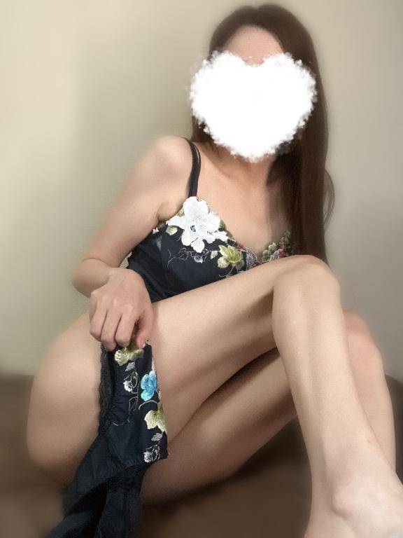 あおな　神美巨乳Ｆカップ☆可憐貴婦人の愛欲淫乱白書