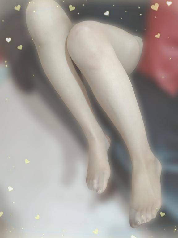 ふゆみ　抜群の美貌にスレンダーで即ヌレ感度マシマシ♡