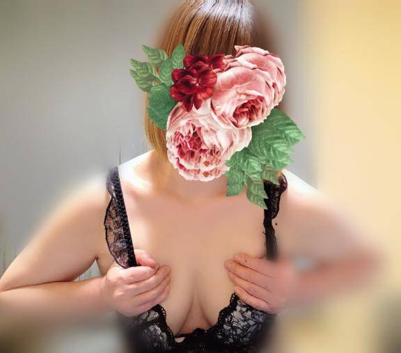 体験まいか　小柄な潮吹きマダム☆
