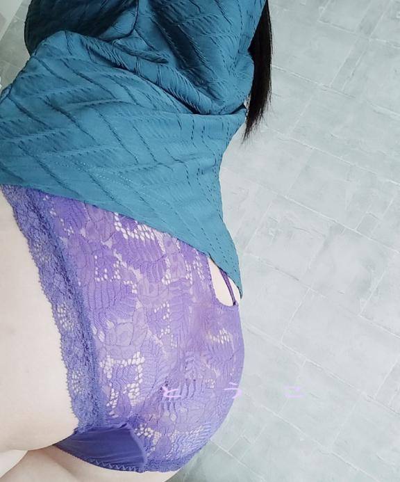 とうこ　爆乳を揺らしイキまくる変態妻