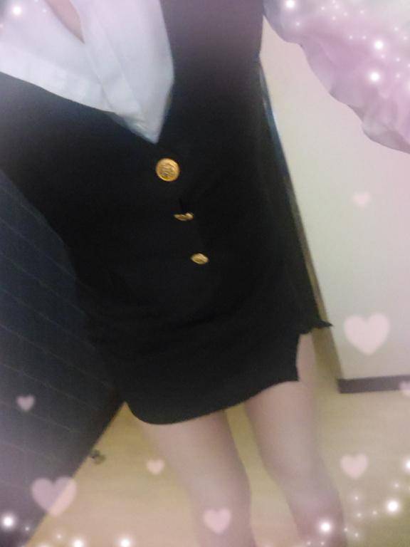 ふゆみ　抜群の美貌にスレンダーで即ヌレ感度マシマシ♡