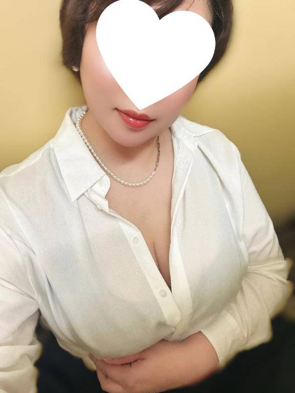 みこと　色気漂う妖艶さの潮吹き人妻♪☆吹き上げるクジラ系🐋💦