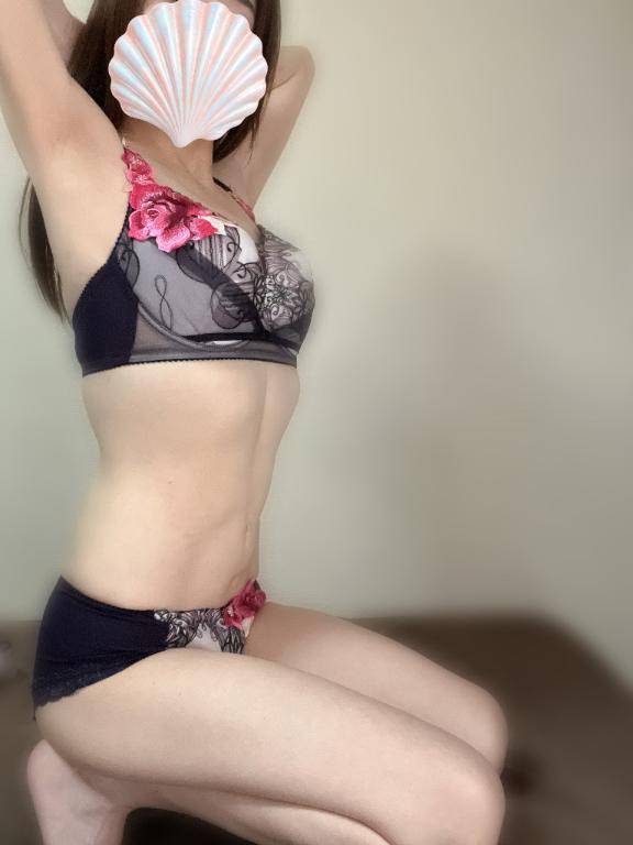 あおな　神美巨乳Ｆカップ☆可憐貴婦人の愛欲淫乱白書