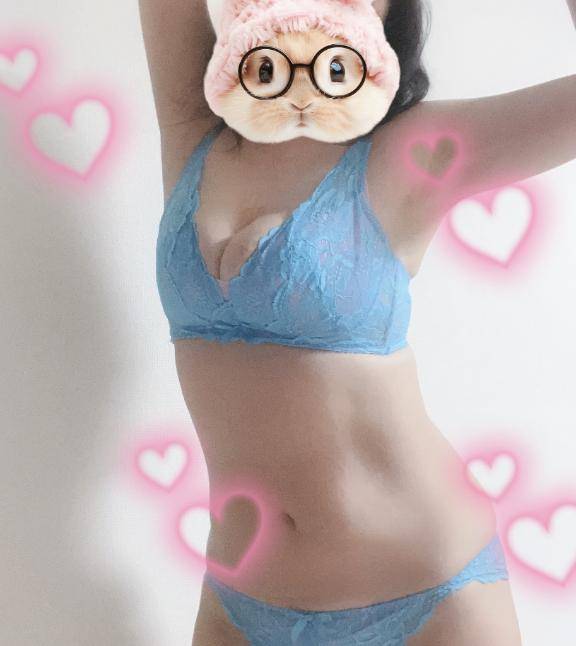 ゆえり　美尻揺れる極上アダルト☆色白美熟の密やかな誘惑