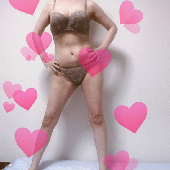 ゆえり　美尻揺れる極上アダルト☆色白美熟の密やかな誘惑