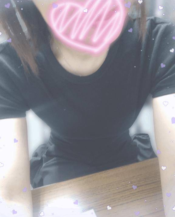 ふゆみ　抜群の美貌にスレンダーで即ヌレ感度マシマシ♡