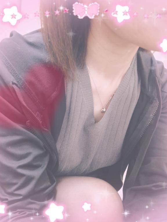 ふゆみ　抜群の美貌にスレンダーで即ヌレ感度マシマシ♡