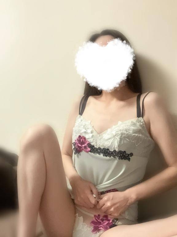 あおな　神美巨乳Ｆカップ☆可憐貴婦人の愛欲淫乱白書